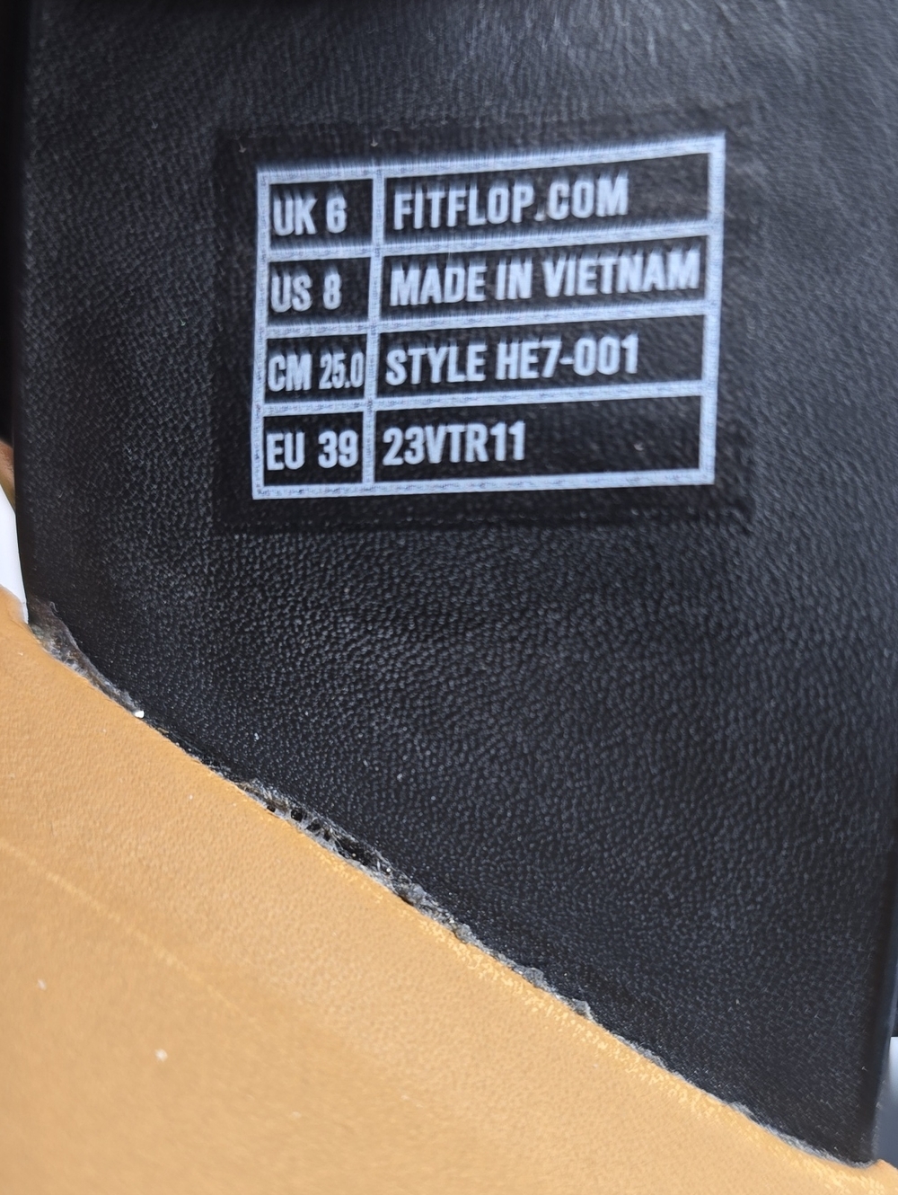 FitFlop Gen-FF Buckle Leather Toe-Post Sandals - Picture 10 of 11